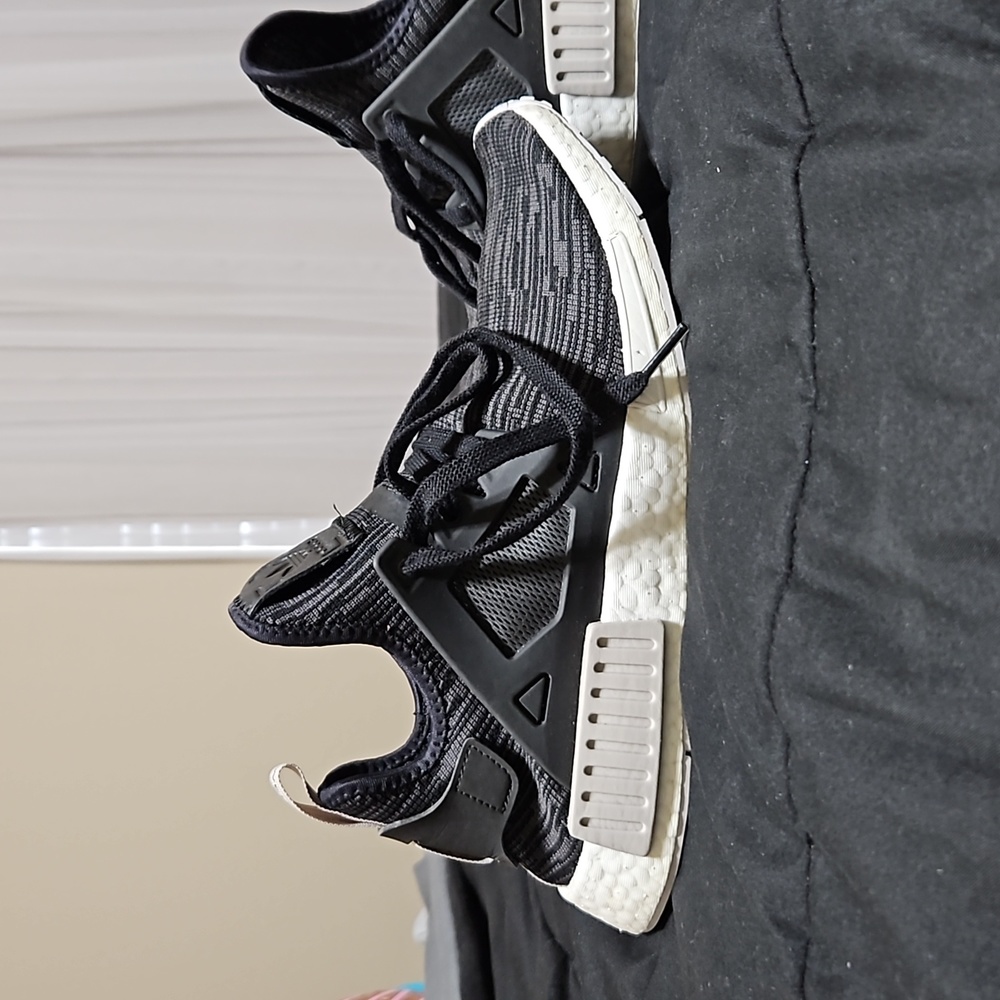 Adidas NMD R1 - Picture 6 of 9